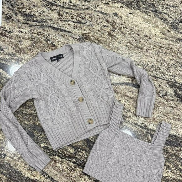 Kendall & Kylie Cropped Cable Knit Cardigan & Tank Top Set - Picture 1 of 7